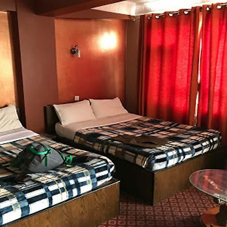 Tirupati Holiday Inn Катманду Экстерьер фото